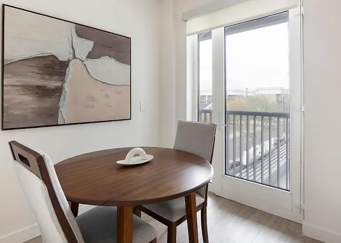 Landing Chic 2Bd Yoga Studio Pool Apartment *