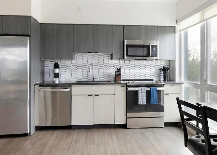 Landing Chic 2Bd Yoga Studio Pool Apartment *