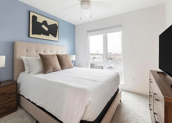 Landing Chic 2Bd Yoga Studio Pool Apartment *