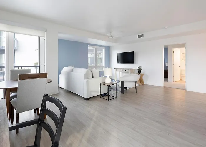 Landing Chic 2Bd Yoga Studio Pool Apartment *